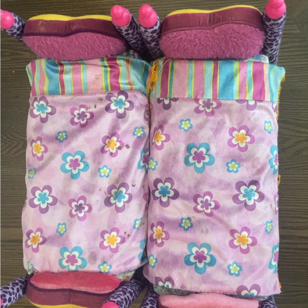 Rare y2k groovy girls doll bed